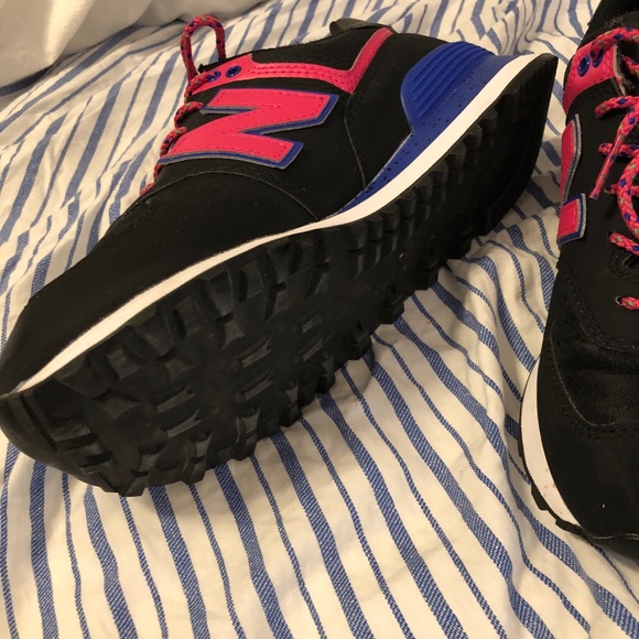 New Balance Shoes - Picture 4 of 5